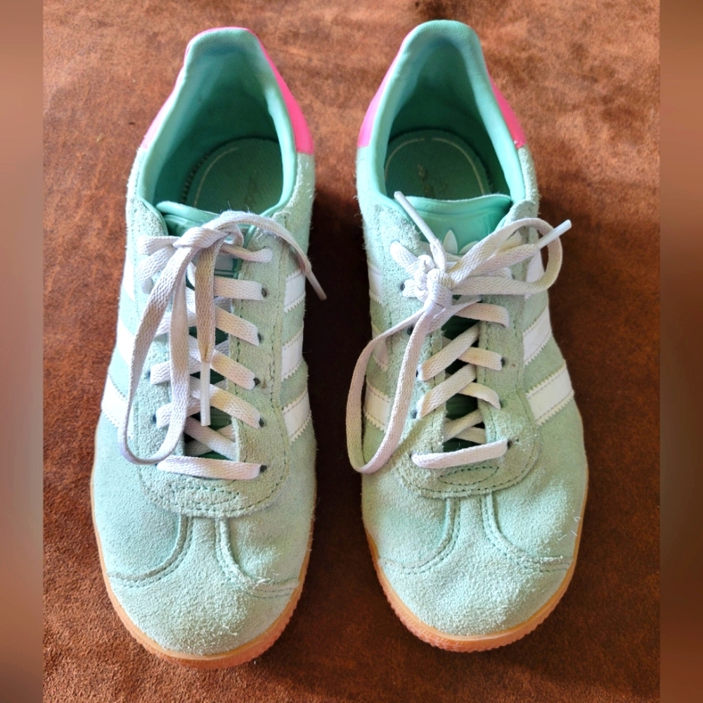 Like New ADIDAS Gazelle Size 3 (Youth) Mint Colored With Pink Accent